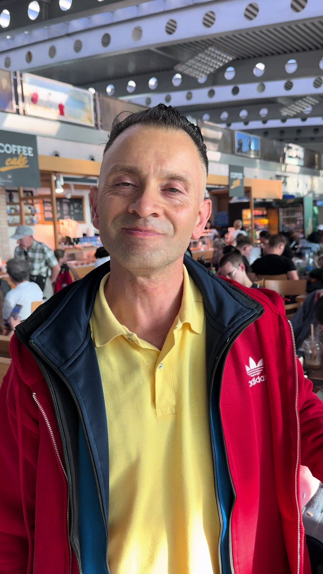 🇲🇪 TRABAJO EN MONTENEGRO | CONDUCTORES Hoy estamos nuevamente en el Aeropuerto de Podgorica, Montenegro, recibiendo conductores que llegan para iniciar una nueva etapa laboral en Europa. En IMMIGRATION LATAM GROUP Sp. z o.o. acompañamos procesos de gestió — TikTok video